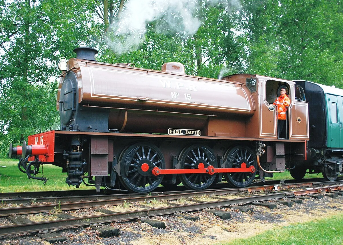 Barclay Ministry of Supply Standard "Austerity" 0-6-0ST No.2183 of 1945; Wemyss Private Railway No.5 "Earl David" in an attractive lined brown livery. At Long Marston 6/09.