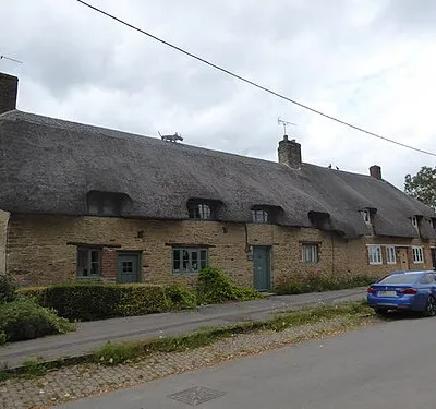 Delightful thatched cottages at Little Coxwell