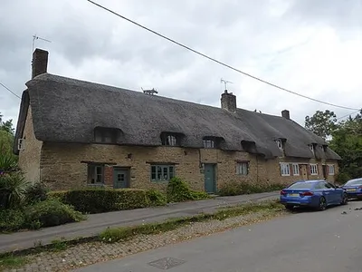 Delightful thatched cottages at Little Coxwell