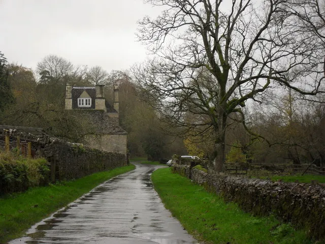 Approaching Eastleach Martin