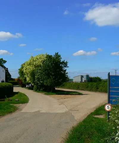 John Krebs Field Station, Wytham, Oxon This research facility is part of the University of Oxford. http://www.zoo.ox.ac.uk/ The University of Oxford is the same as Oxford University http://www.ox.ac.uk/aboutoxford/