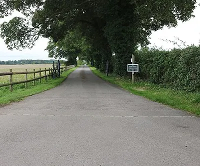 Track to Cripps Barn, Winson