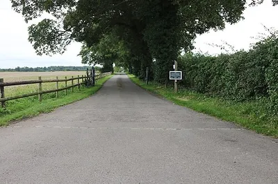 Track to Cripps Barn, Winson