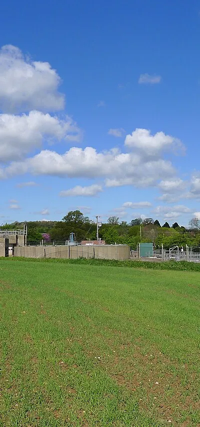 Approaching the Preston on Stour sewage treatment works