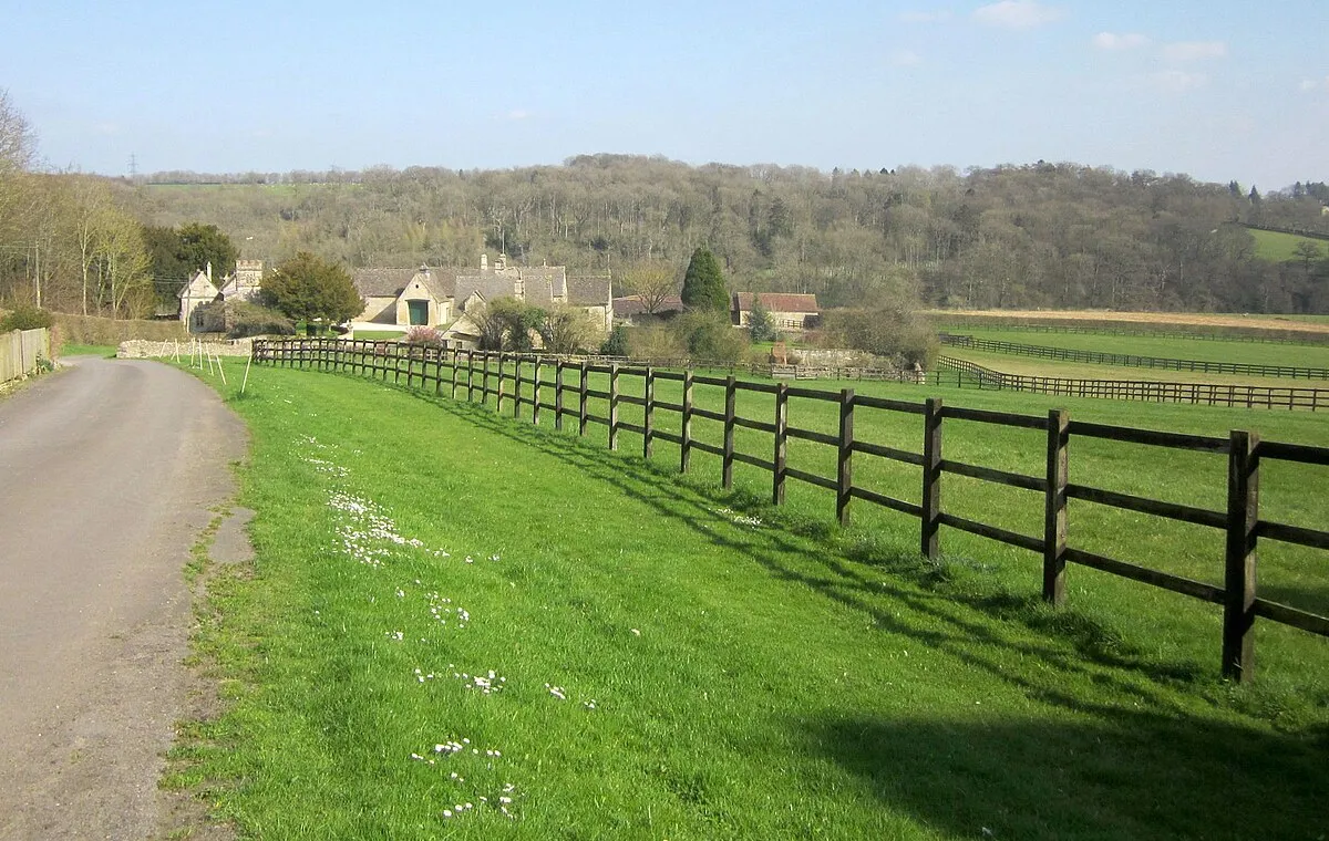 Approaching Church Farm, Yanworth