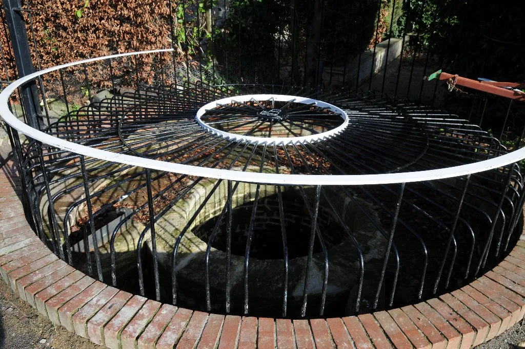 A circular spill weir