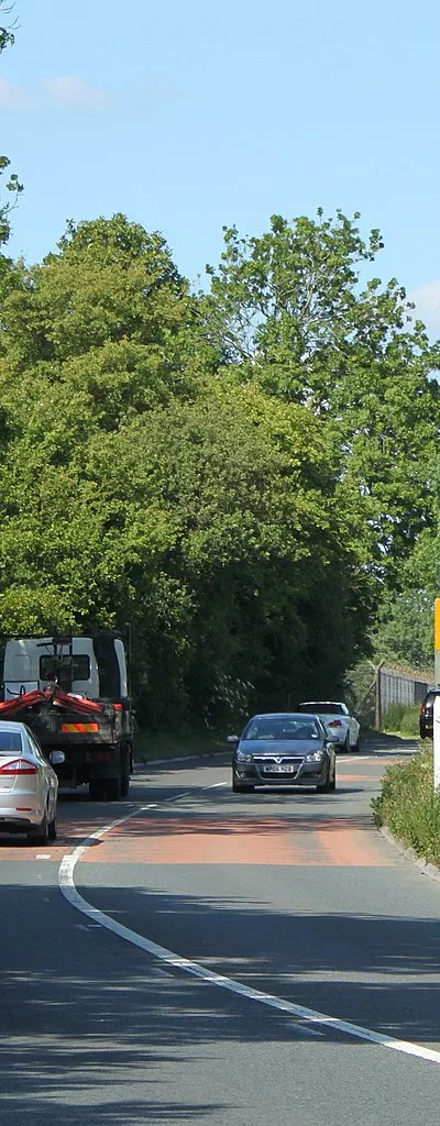 2011 : A3102 leaving Goatacre