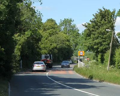 2011 : A3102 leaving Goatacre