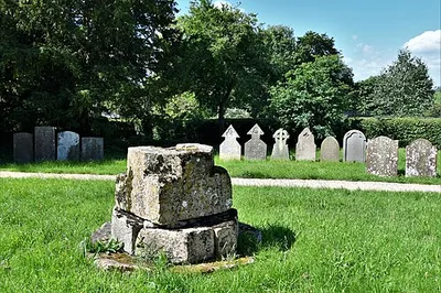 Barcheston, St. Martin's Church: All that remains of a medieval cross