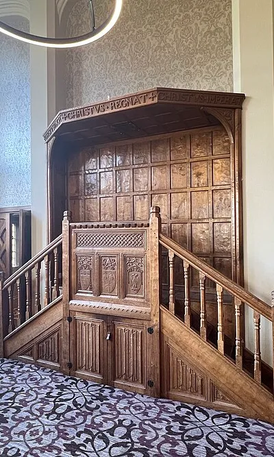By Robert Thompson, mouseman of Kilburn. Dating from 1933.