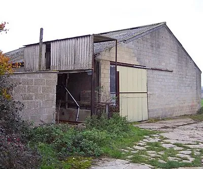 Barn near Rynehill Farm
