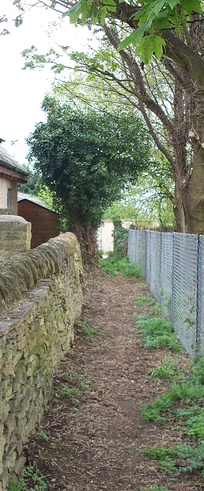 Footpath to Kingham [1]
