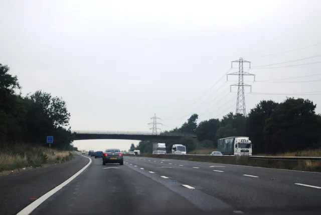 Bridge south of Hook, M4