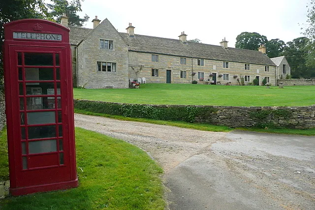 Cottages in Salperton