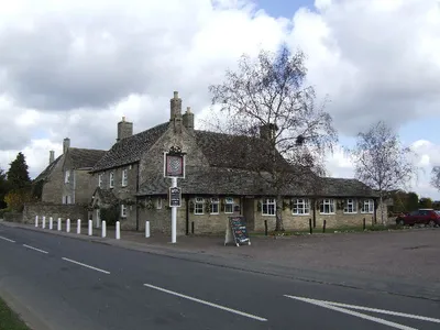 Chequers pub, Brize Norton