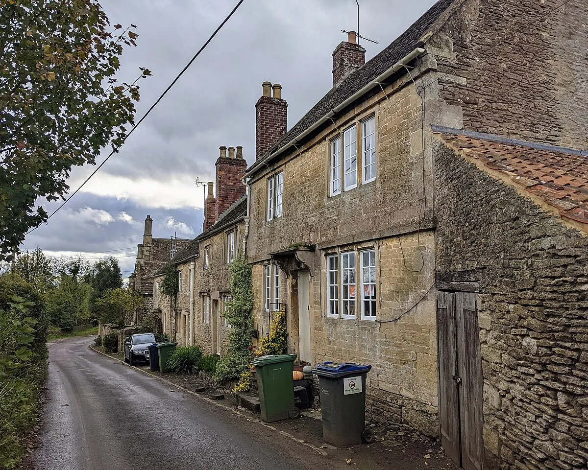 10-13, Easton (Corsham, Wiltshire, SN13)