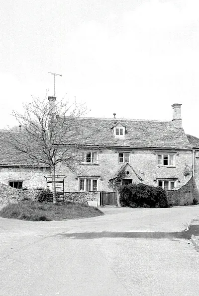 Ampney St. Peter - Sundial Cottage