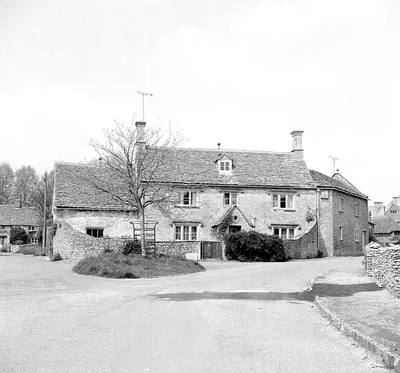 Ampney St. Peter - Sundial Cottage