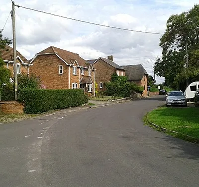 Houses in Beechingstoke