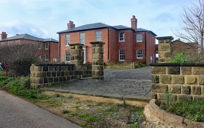 Big Gateway to a Big House
