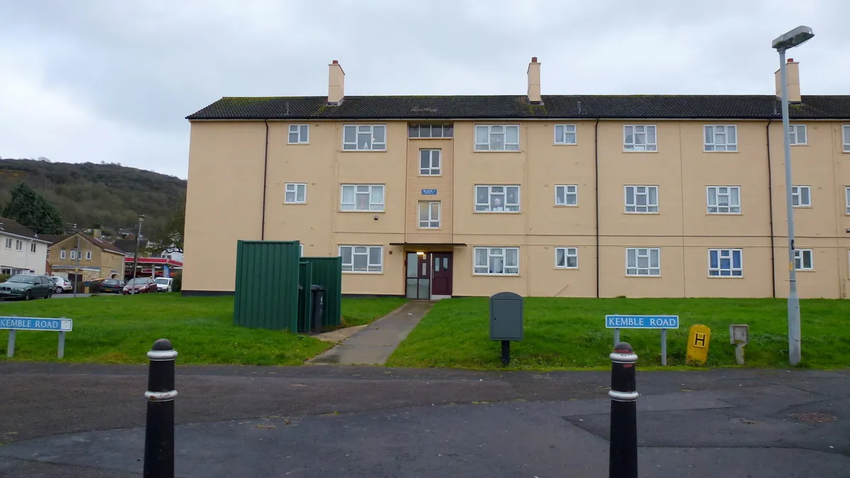Flats on Kemble Road