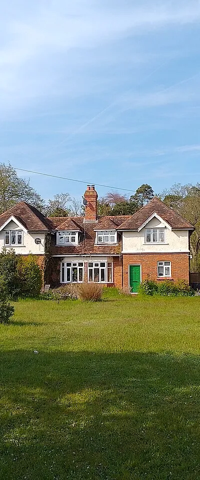 42-43 Ermin Street, Stockcross
