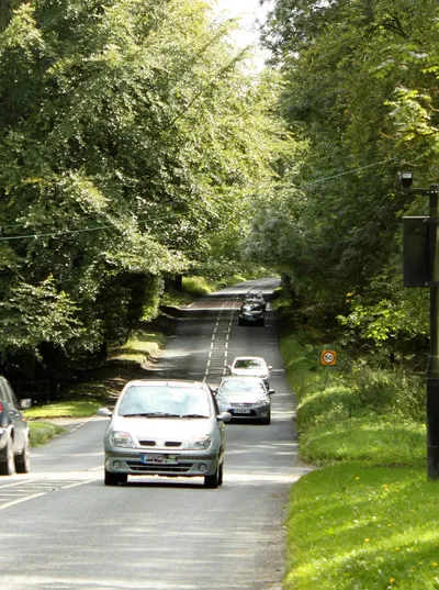 2010 : A346 heading south at Cadley