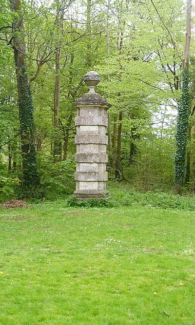A walk through Cirencester Park and Stratton [10]
