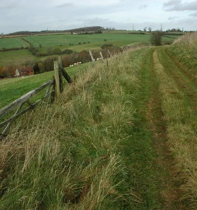 Bridleway to Upper Coberley Bridleway above the Churn valley to the south of Upper Coberley.