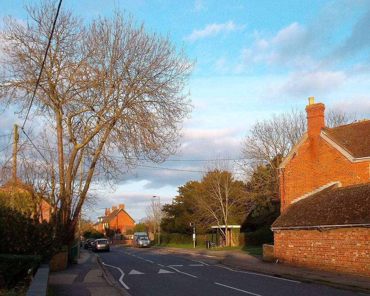 Main Street, Grove