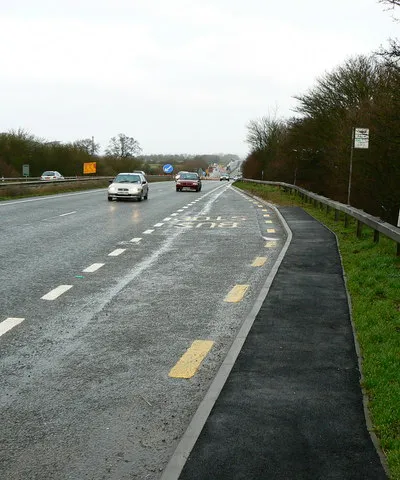 A419 looking north to Commonhead, Swindon The A419 is undergoing improvements just over a kilometre north of the layby. This is to remove a bottleneck at Commonhead. Work is on schedule for completion in the spring of 2007.