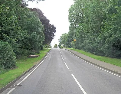 B4477 Alvescot Road enters Carterton