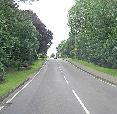 B4477 Alvescot Road enters Carterton