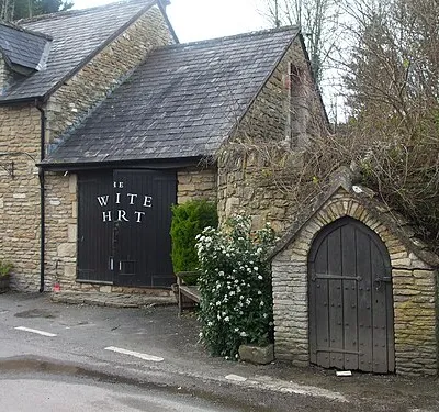 An inn on both sides of the road