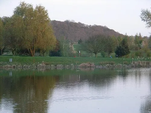 "a good walk spoiled" Looking across one of the lakes at The Vale golf course. Bishampton Bank forms the background.
(No, I don't know which hole this is.)