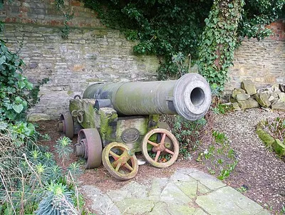 Cannon captured during the Battle of Sevastopol (Crimean War) in 1855 and later given by Queen Victoria to the town of Evesham. Now housed in the Almonry Museum and Heritage Centre, Evesham, Worcestershire.