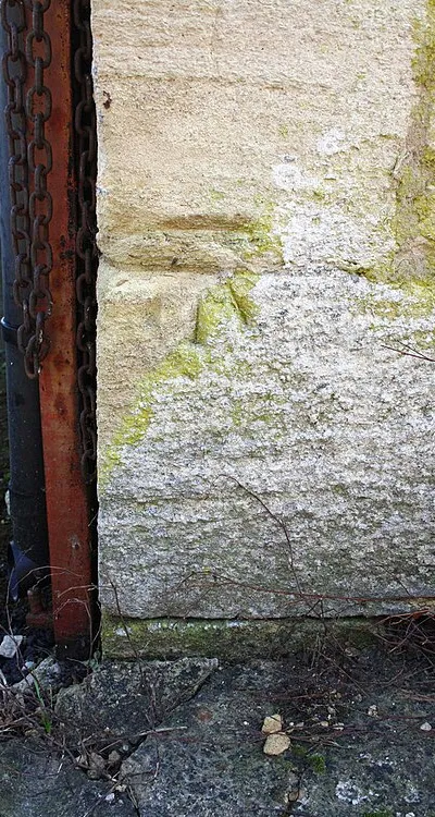 Benchmark on the Methodist Chapel