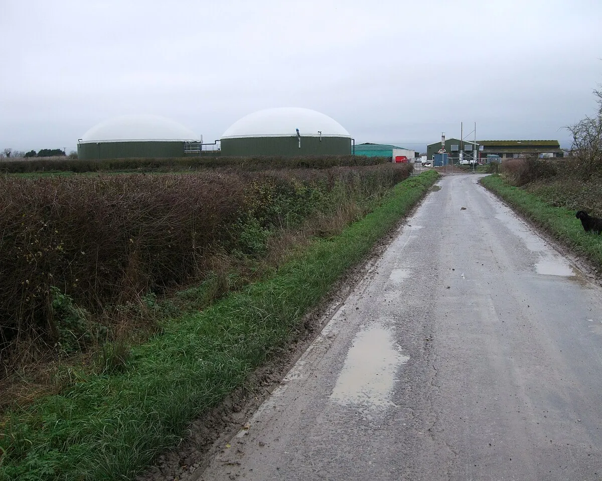 Anaerobic digester(?), near Castle Eaton