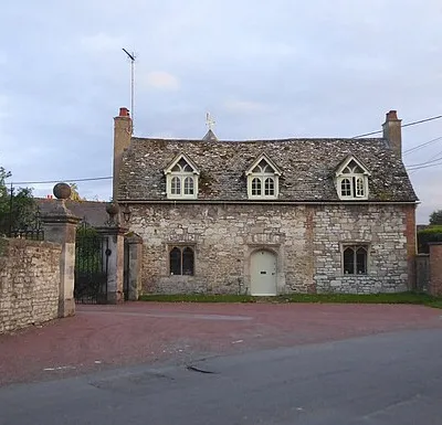 Gate lodge at Kingston Lisle House