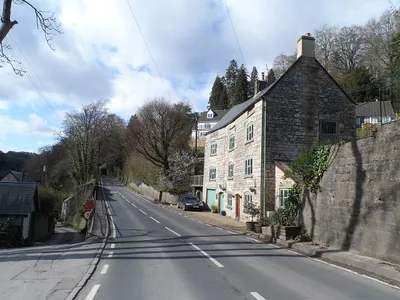Building at the foot of Horsley Hill