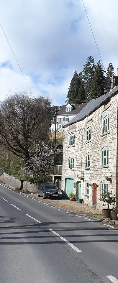 Building at the foot of Horsley Hill
