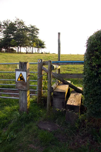 A stile to the footpath
