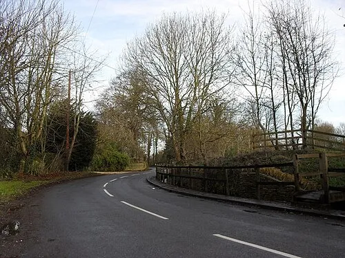 Bends in the B4020