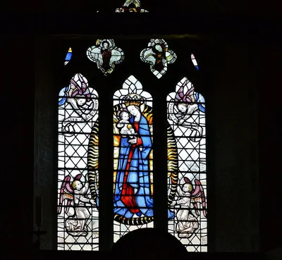 Compton Beauchamp: St. Swithun's Church: Chancel stained glass window