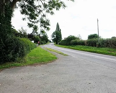 A4104 road heading for Defford, Worcs