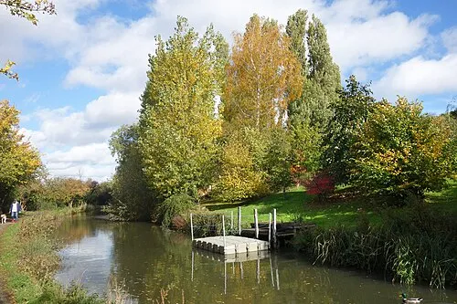 Autumn by the Wilts & Berks Canal