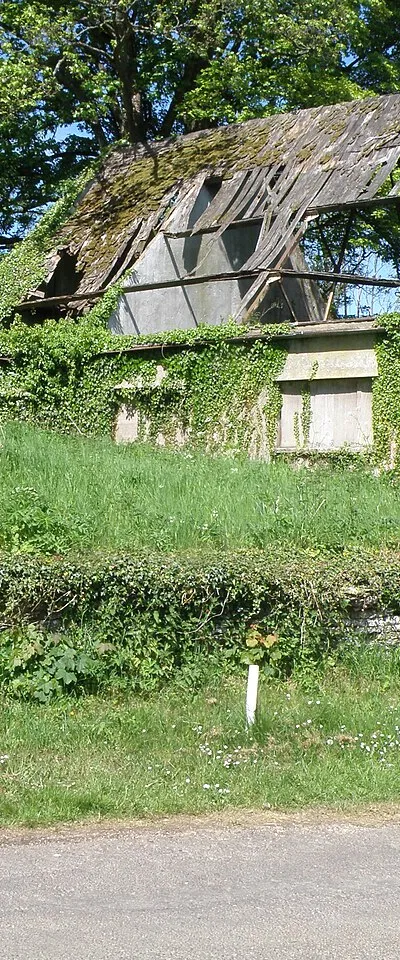 Derelict barn on the outskirts of Little Tew