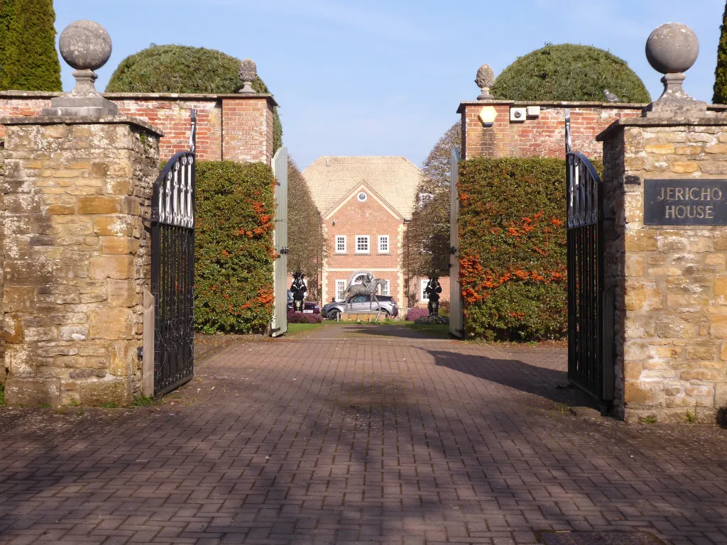 A glimpse of Jericho House, North Aston