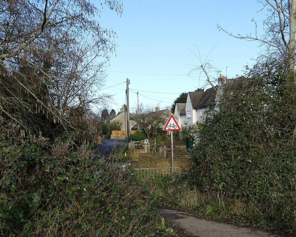 Access path from the road to Mill Lane, Somerford Keynes