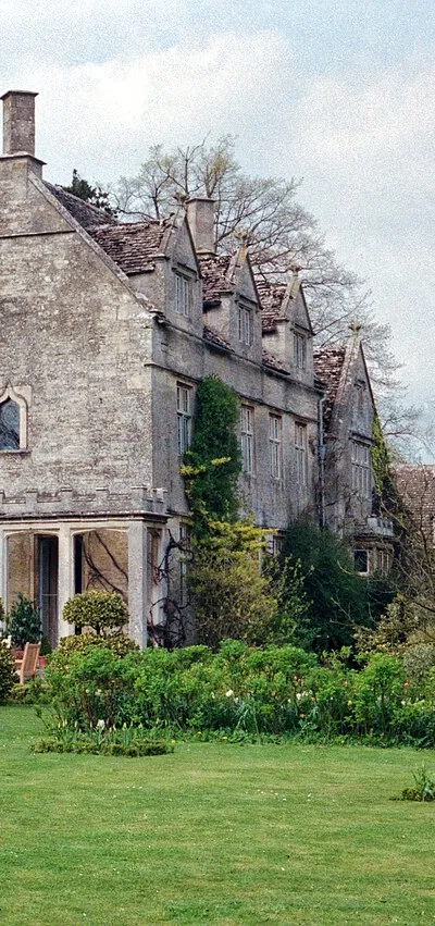 1992 Spring photograph from the gardens at the south of Barnsley House, at the time Rosemary Verey was in residence and directly caring for the garden.Processing: SLR camera Kodak Gold ASA 200-2 film negative scanned with an Epson Perfection V800 using SilverFast 8 scan program, and optimized, cropped and spun with DxO OpticsPro 10 Elite and Adobe Photoshop CS2.